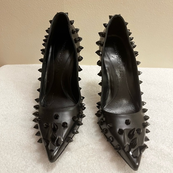 パンプス ALEXANDER MCQUEEN ARMADILLO LEATHER PUMPS Alexander McQueen Armadillo ankle strap pumps for Women